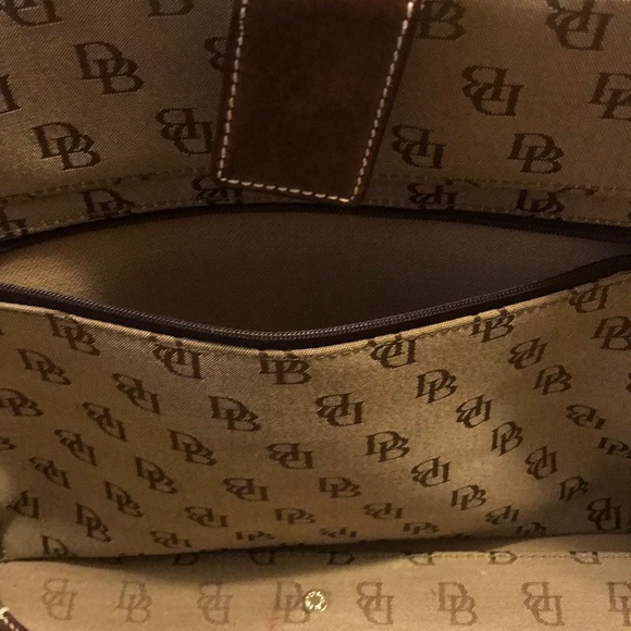 Authentic Dooney & Bourke Travel Bag - Picture 5 of 6
